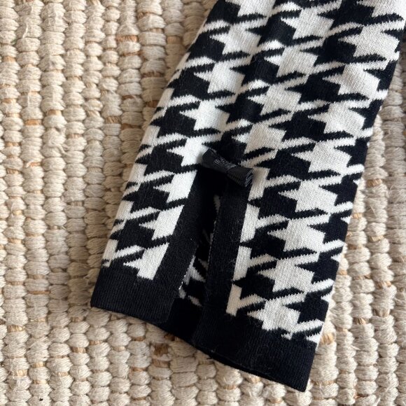 Black & White Houndstooth 3/4-Sleeve Top - Picture 2 of 4